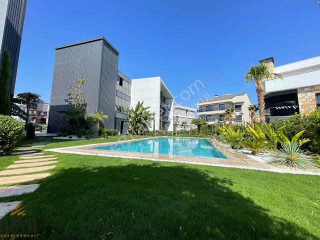 Devlet Hastanesi Yanında Site İçerisinde havuz Cepheli 1+1 Daire