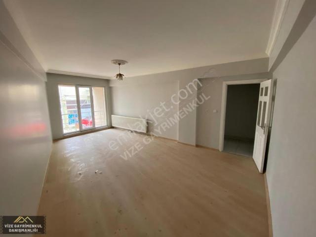 Devlet Mah. Pazar Sokağında 3+1 Kiralık Daire