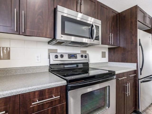 Devon Unfurnished townhouse Rental in Hospital District Beautiful Home With Fenced Yard and Workshop!