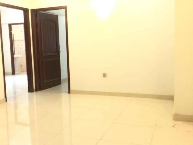 Dha 3 bed dd with lift carpaking Karachi Sea View Apartments ID 37698