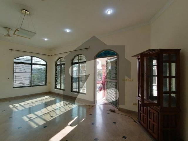 DHA 1 Kanal Ideal Upper Portion With Solar For Rent In Phase 4 Block AA