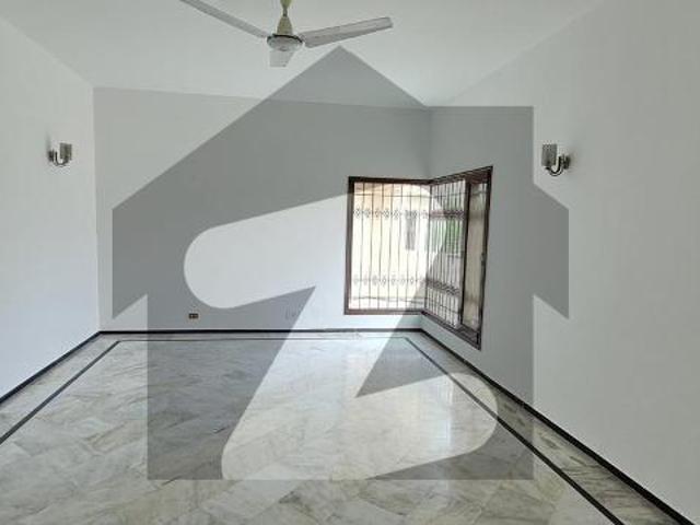 Dha 500 yards beautiful bungalow for rent dha phase 7