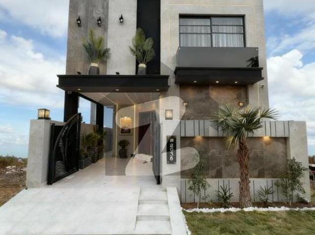 DHA 9 Town: Stunning 5 Marla Bungalow Available Now Investor Deal near park and mosque DHA 9 Town Block C