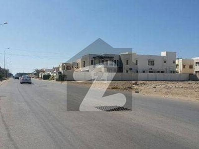 Dha chance deal 300 yards sahil street  best for builder west open all around new construction khayabane client fast develped area construction zone 6.40crore/ normal time dont miss chance