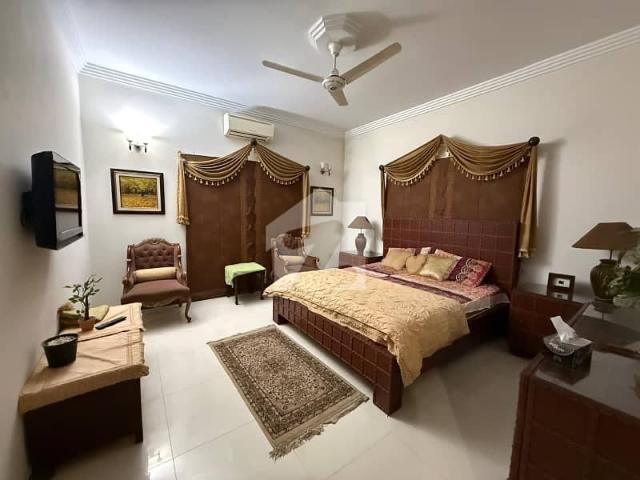Dha Fully Furnished Excuisite Room In 500 Yrds Bungalow For Rent