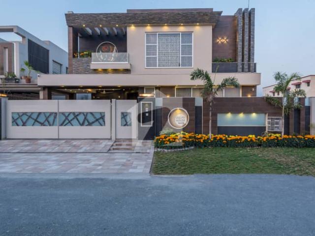 DHA Lahore 1 Kanal Owner Build Design House With 100% Original Pictures Available For Sale