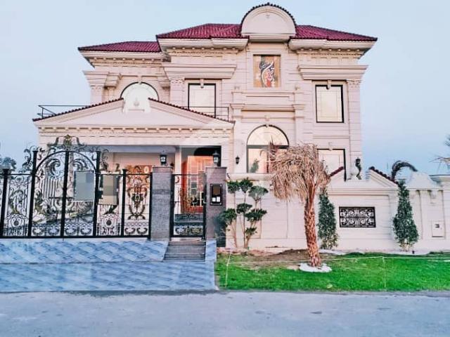 DHA Lahore 1 Kanal Owner Build Design House With 100% Original Pictures Available For Sale