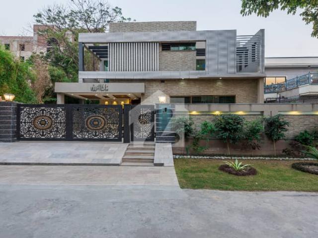 DHA Lahore 1 Kanal Mazhar Munir Design House Available For Rent