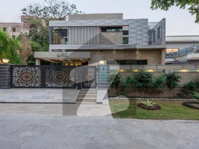 DHA Lahore 1 Kanal Mazhar Munir Design House Available For Rent