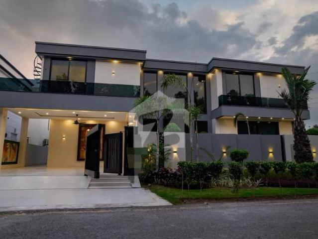 DHA Lahore 35 Marla Brand New Mazher Munir Design Corner House Full Furnished With 100% Original Pics Available For Sale
