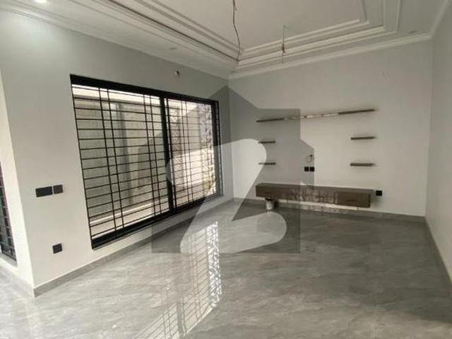 Dha multan sector u 10 marla house available for sale dha phase 1 sector u