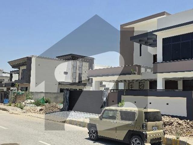 DHA Peshawar Sector C, Prime Location 1 Kanal Luxury House Is Available For Sale At Walking Distance To Masjid, Market And Park Is Available For Sale DHA Defence