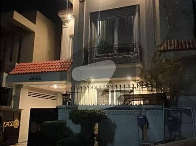 DHA Phase 3, Sector XX, 05 Marla, 03 Bed, Luxurious House For Sale