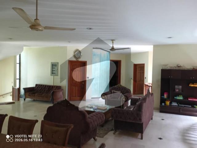 Dha phase 7 1000 yards 5 bedrooms marble flooring bungalow is up for urgent sale dha phase 7