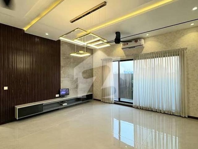 DHA PHASE 4 1KANAL Beautiful Upper Portion available for Rent