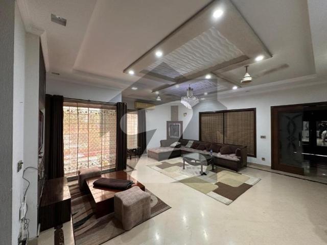 DHA Phase 4, Block HH, 01 Kanal, 05 Bed, Fully Furnished Luxurious House For Rent. DHA Phase 4 Block HH