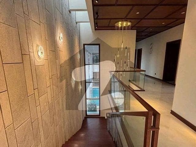 DHA Phase 4 House Sized 300 Square Yards For sale