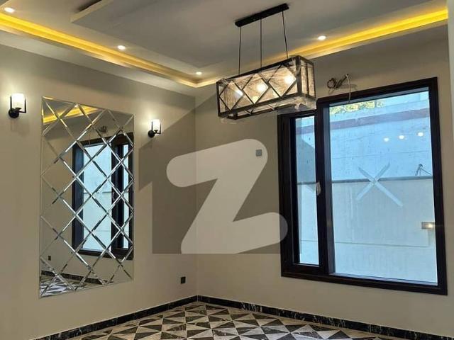 Dha Phase 500 Sq Yard Bungalow For Sale 2+4 Bedroom With Basement Home Theatre