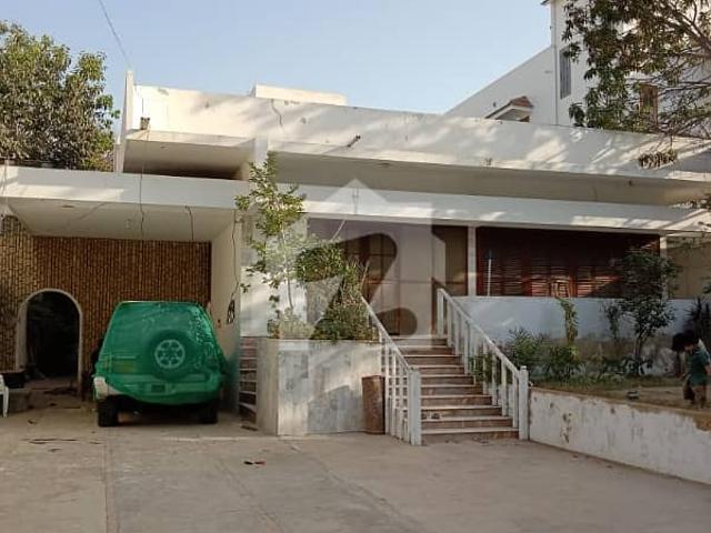 Dha phase 5, 680 square yards old house for sale