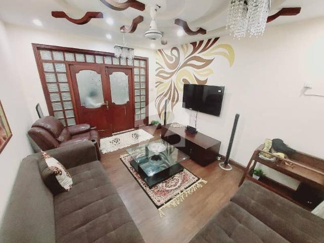 DHA Phase 5 Flat For sale Sized 900 Square Feet