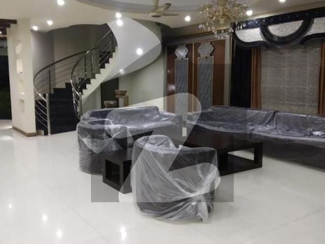 Dha phase 5 prome location near zamzama park 500 yards 6 bedrooms slightly use west open bungalow is up for urgent sale dha phase 5