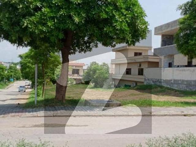 DHA Phase 5, Sector A corner Plot Top Of The Line Location Best Time For The Investors