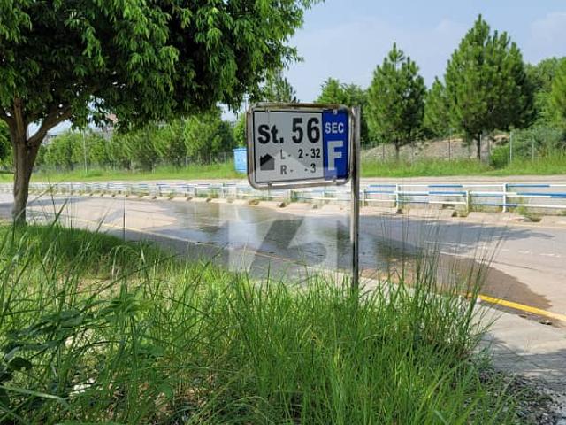 DHA Phase 5, Sector F 10 Marla Pair Plot For Sale