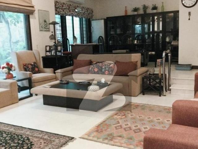 Dha phase 6 500 yards 5 bedrooms marble flooring near saheem masjid is up for urgent sale dha phase 6