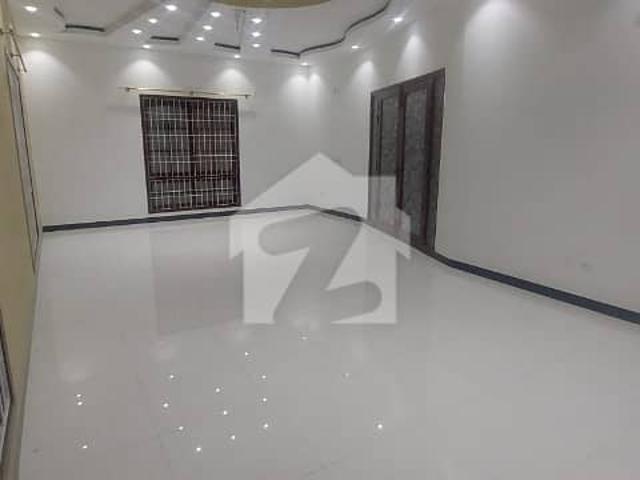 Dha phase 6 600 yards 6 bedrooms two unit west open corner tile flooring bungalow is up for urgent sale