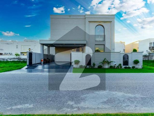 DHA Phase 6 | 70 Feet Road 1 Kanal Used Classic Luxury Bungalow | with Basement | Top Notch Construction | Near Masjid Commercial