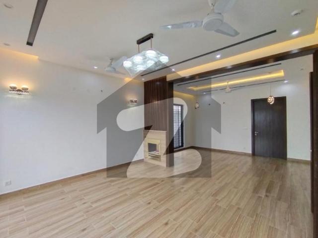 Dha phase 6 kanal house near to cca commercial hot location near to dolmen mall dha phase 6
