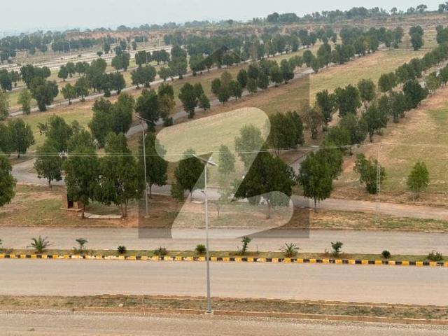 Dha phase 6 sector b3 1 kanal plot of street 15a with 8 marla extra land or front & back open and front opened to 30 kanal central park with construction letter