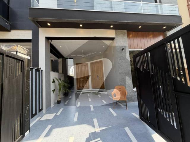 Dha rahbar brand new modren style house is available for sale