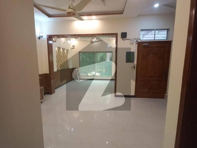 Dha rahbar sec 02 like brand new house for rent with gas marla 05