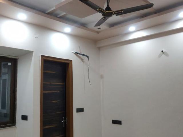 Dharam Palace Sector 18 2 Bedroom 950 Sq. Ft. Builder Floor in Sector 18 Noida Listing ID: #10168