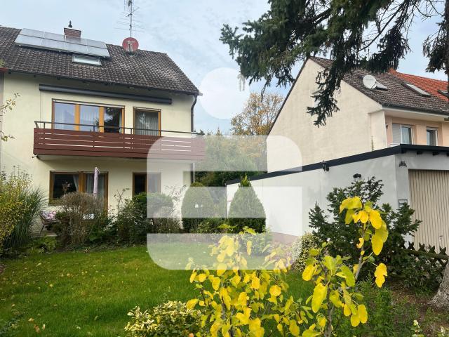 DHH in Erlangen Frauenaurach. Hier das Besondere! Zwei Wohneinheiten in einem Haus