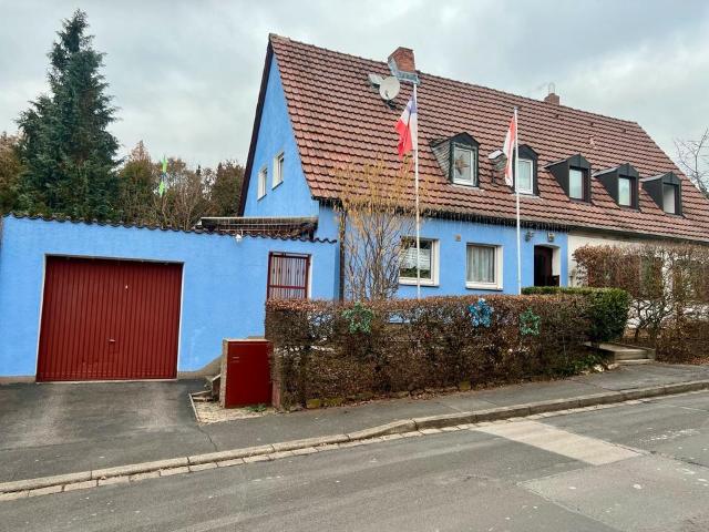 DHH in Stadtteil Bad Kissingen, renoviert, Vollwärmeschutz