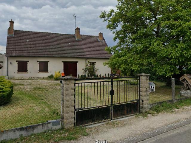 Dhuizon, maison 150 m2, 2 chambres, combles aménageables
