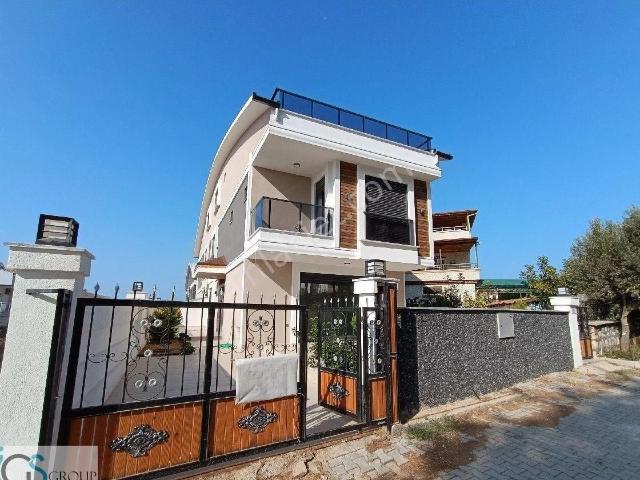 Didim Efelerde 2 Caddeye Cepheli Sıfır Yapı 2 Adet 5+1 Villa