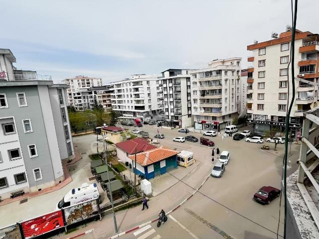 Diş Hastahanesi Karşısı Vakıfsız Satılık 3+1 Daire Asansörsüz