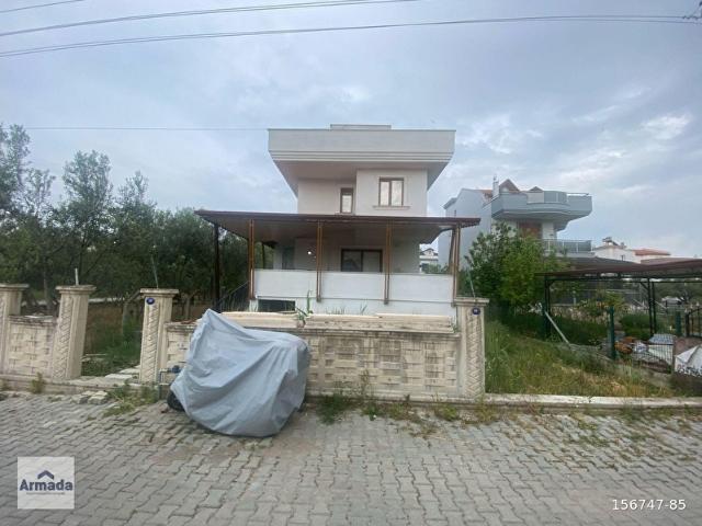 DİKİLİDE BAHÇELİ TRİPLEKS İKİZ 3+1 SATILIK VİLLA