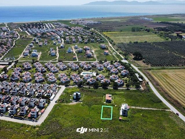 DİKİLİ SALİHLER'DE 353 m VİLLA İMARLI ARSA