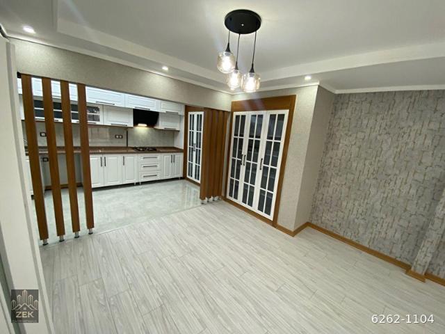 DİKMEN CADDE ÜZERİN DE SATILIK 3+1 FULL LUX YAPILI 2.KAT KONUMUN DA GENİŞ AMERİKAN MUTFAK E. BANYOLU