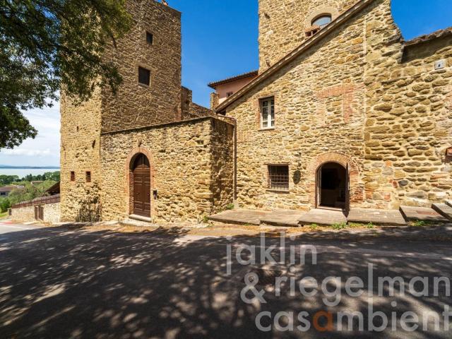 Dimora ricca di storia Residenza esclusiva nella Rocca Bag. 119m² Magione
