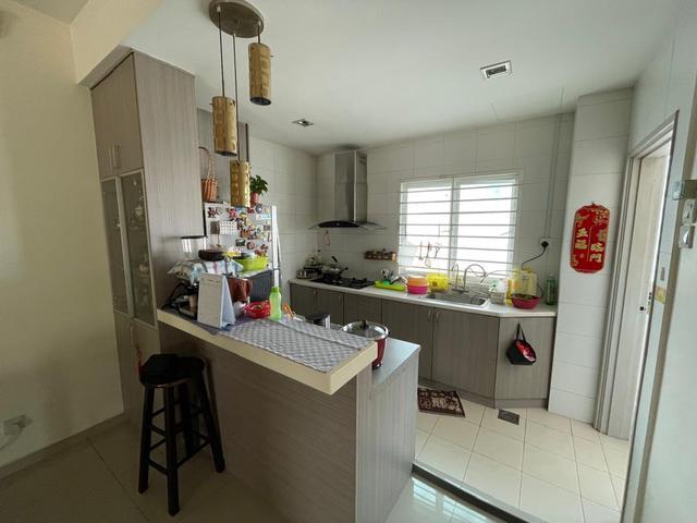 DImpian Tropika Duplex Townhouse Lower Unit Balakong For Sale