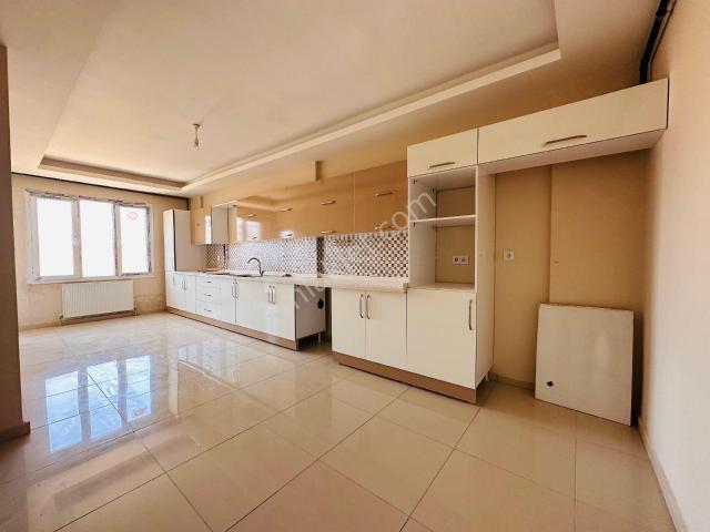 Dinç Emlaktan Kiralık Ultra Lüks 4+1 Site İçi