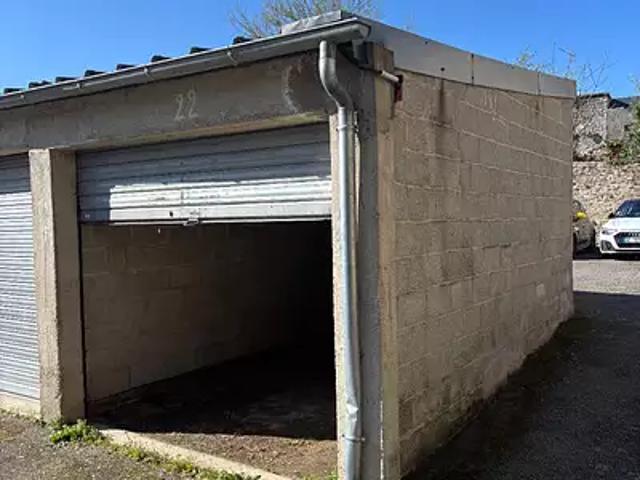 Dinan 22100 Achat / Vente parking au dernier étage