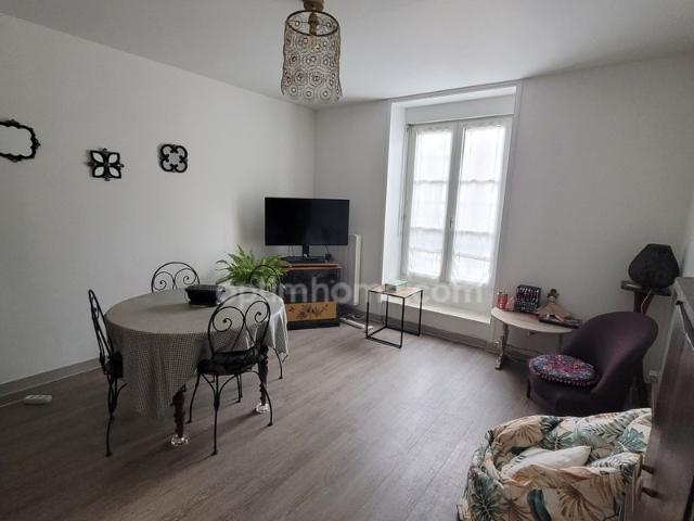 DINAN 22 plein centre ville Appartement T3 de 52.25 m² avec 2 Chambres 2ème étage sans ascenceur