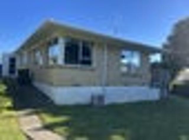 Dinsdale, 2 bedrooms, $550 pw