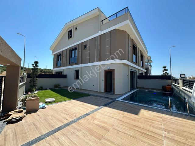 Didim Villalar Bölgesinde Lüks 4+1 Havuzlu Villa